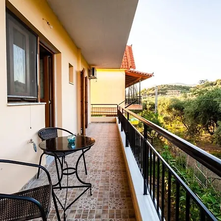 Apartment Nelly's Seaview Retreat - Summer Cozy Getaway