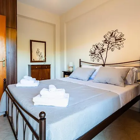 Nelly's Seaview Retreat - Summer Cozy Getaway