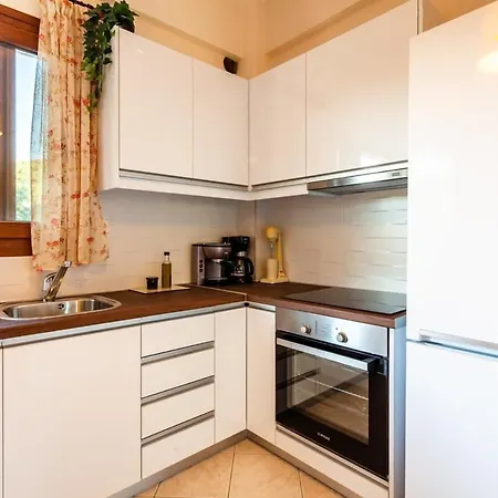 Nelly's Seaview Retreat - Summer Cozy Getaway *